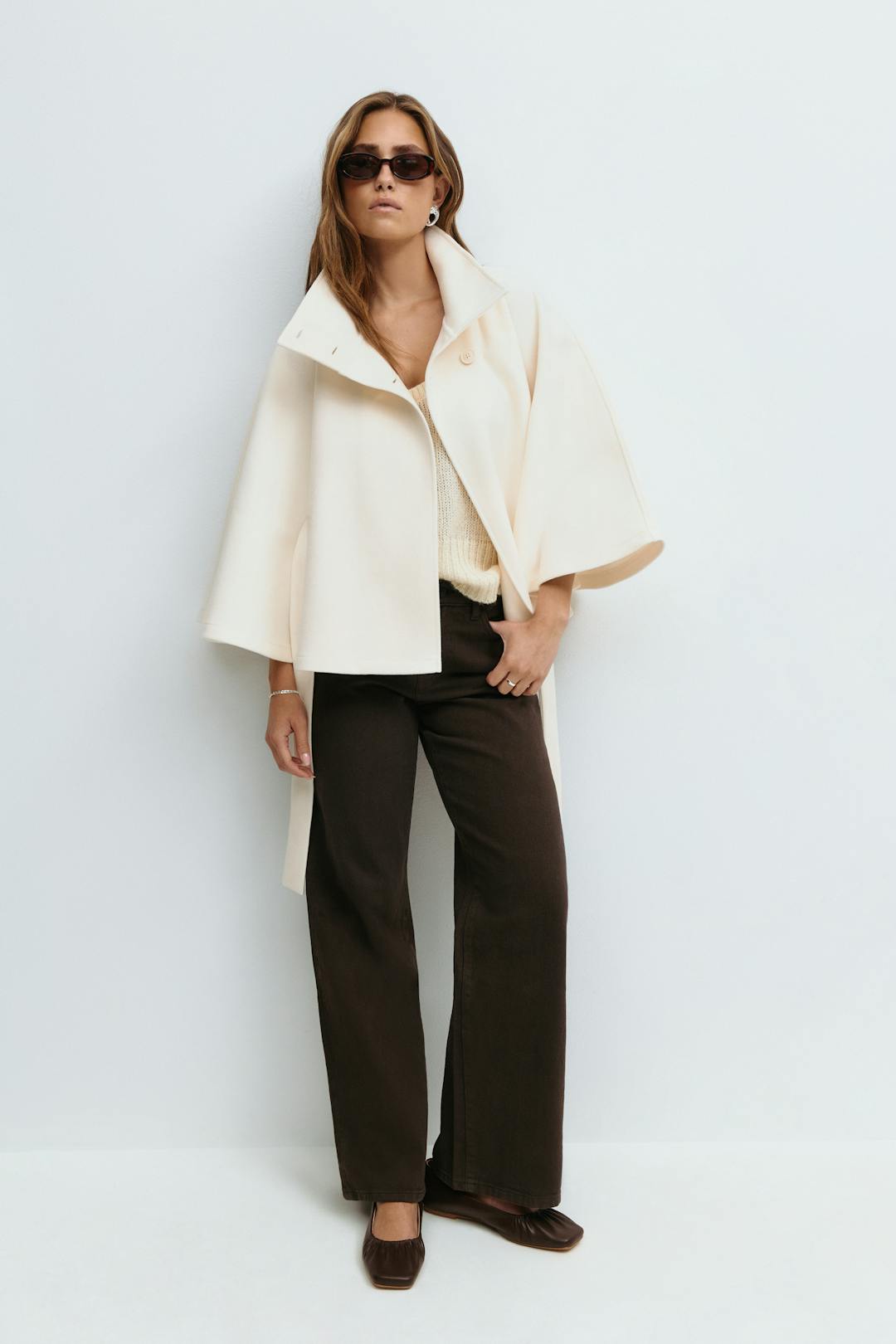 Henley | Chaqueta de mujer con mangas capeadas, cuello alto y cinturón