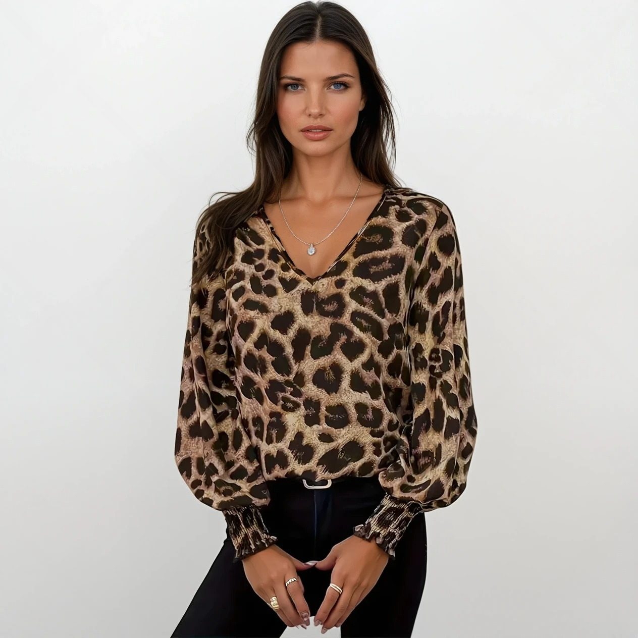Susana - Blusa elegante com estampado de leopardo