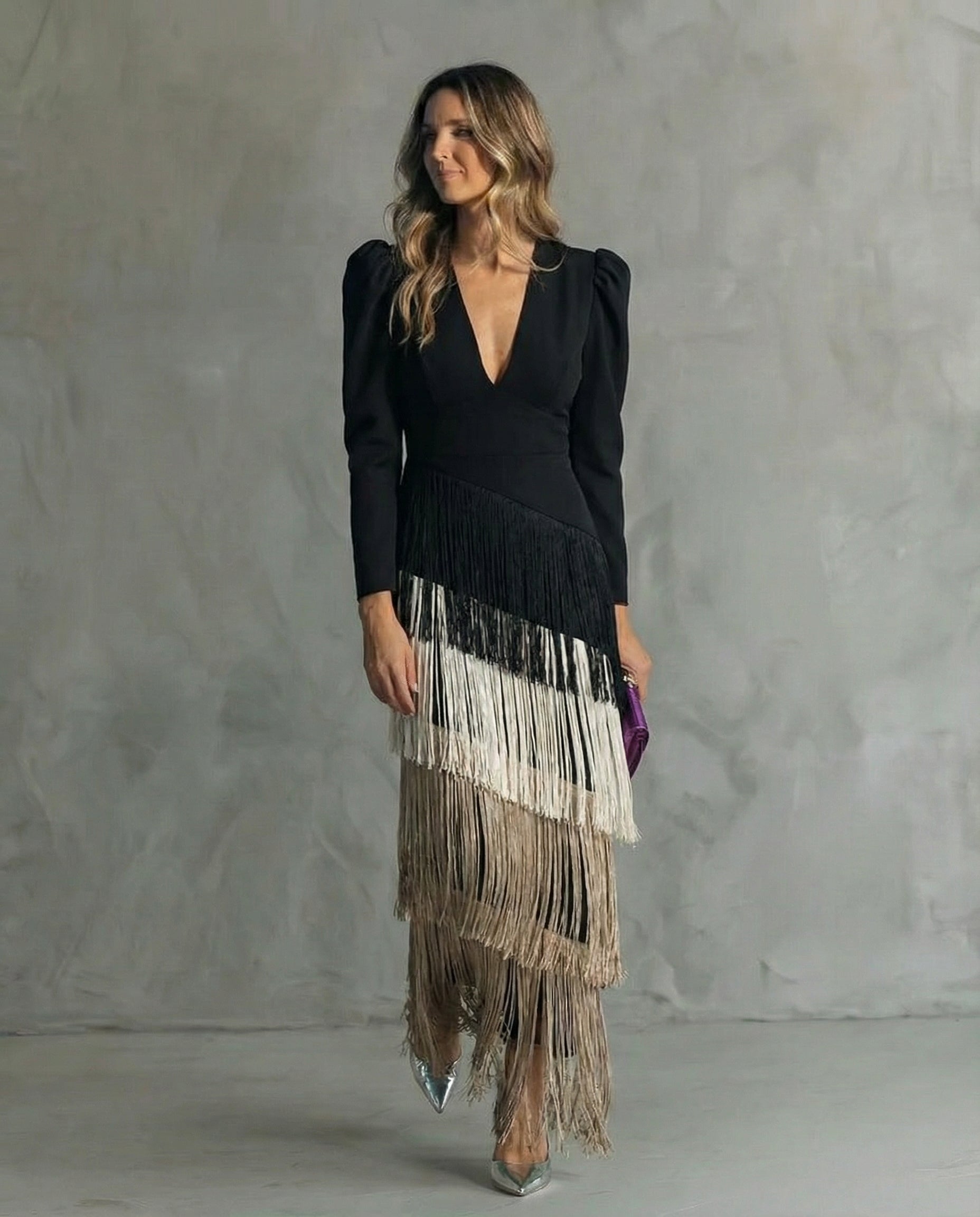 Emilia · Vestido elegante con mangas de flecos