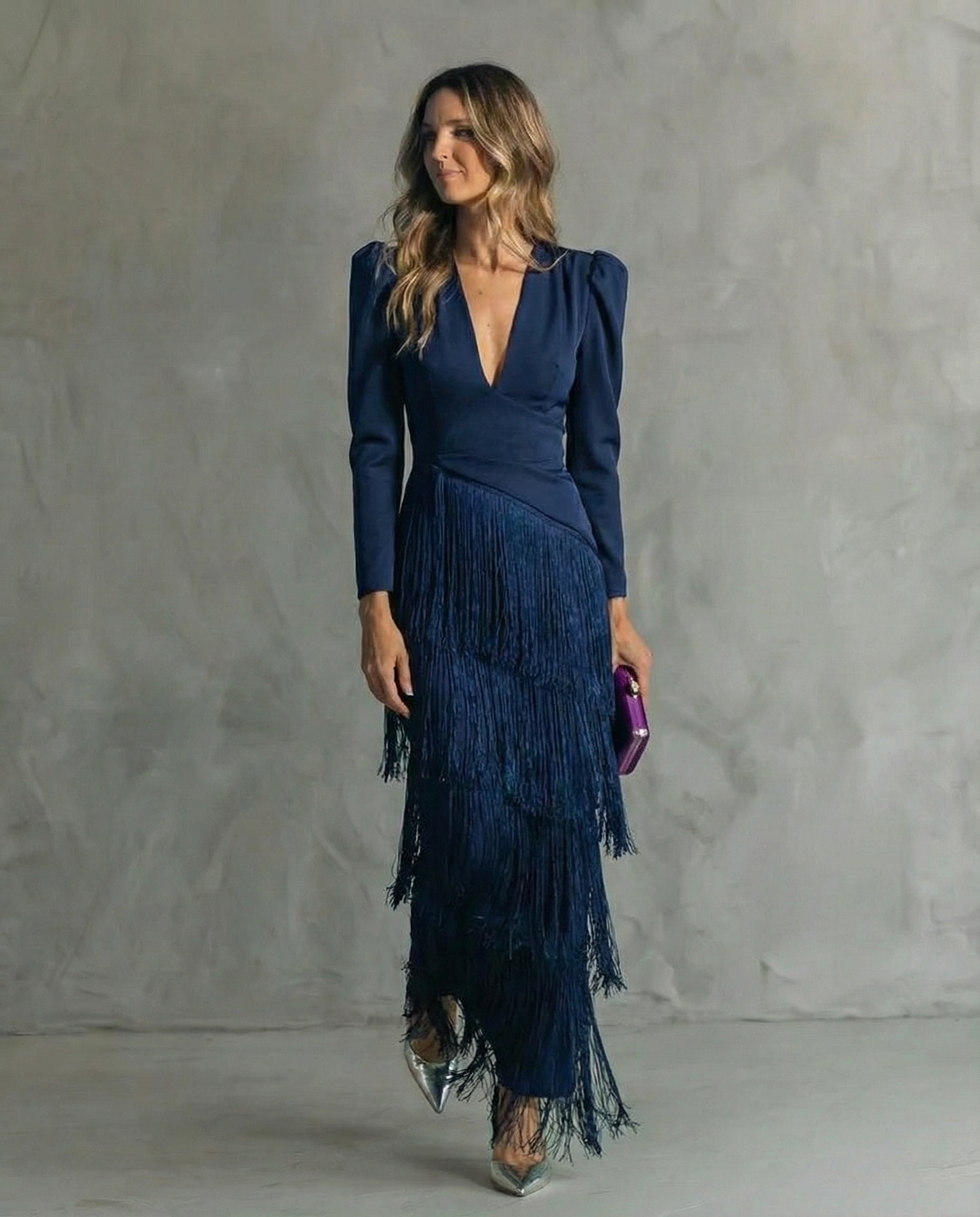 Emilia · Vestido elegante con mangas de flecos
