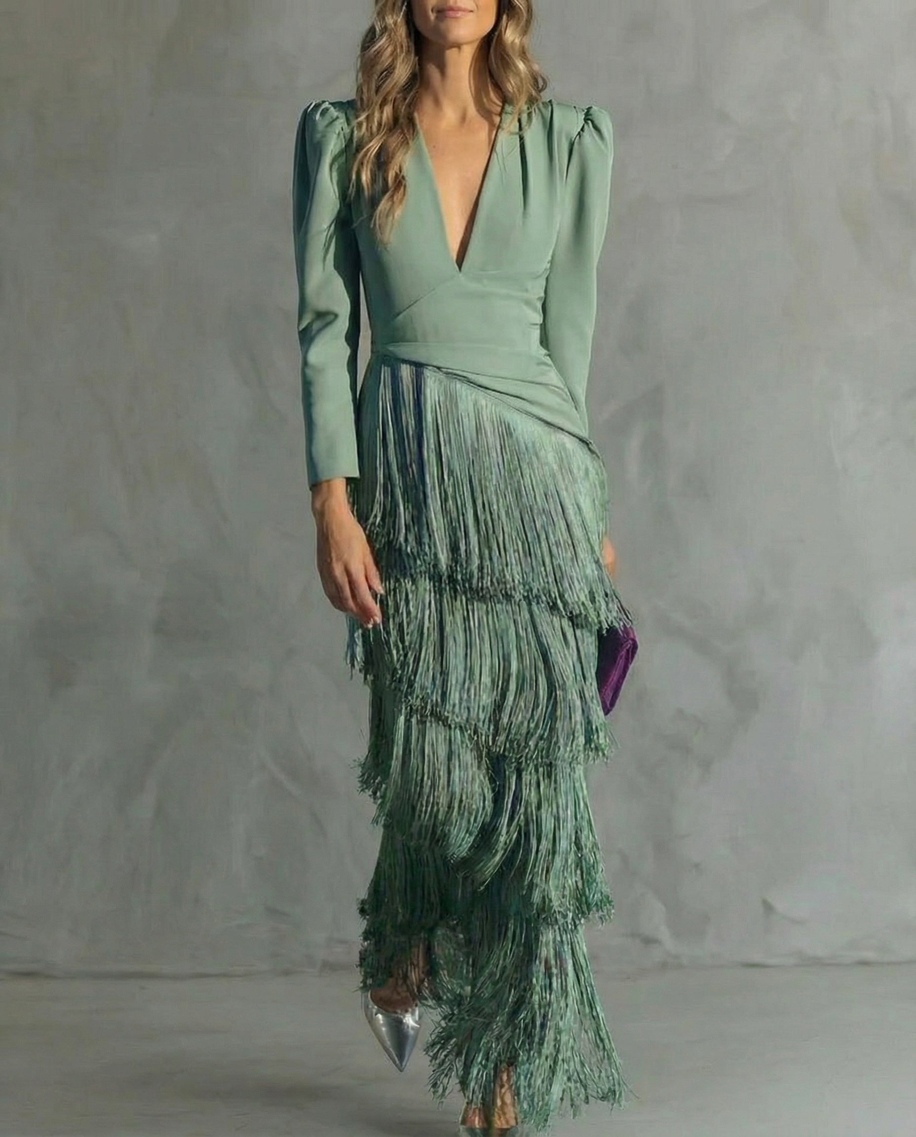 Emilia · Vestido elegante con mangas de flecos