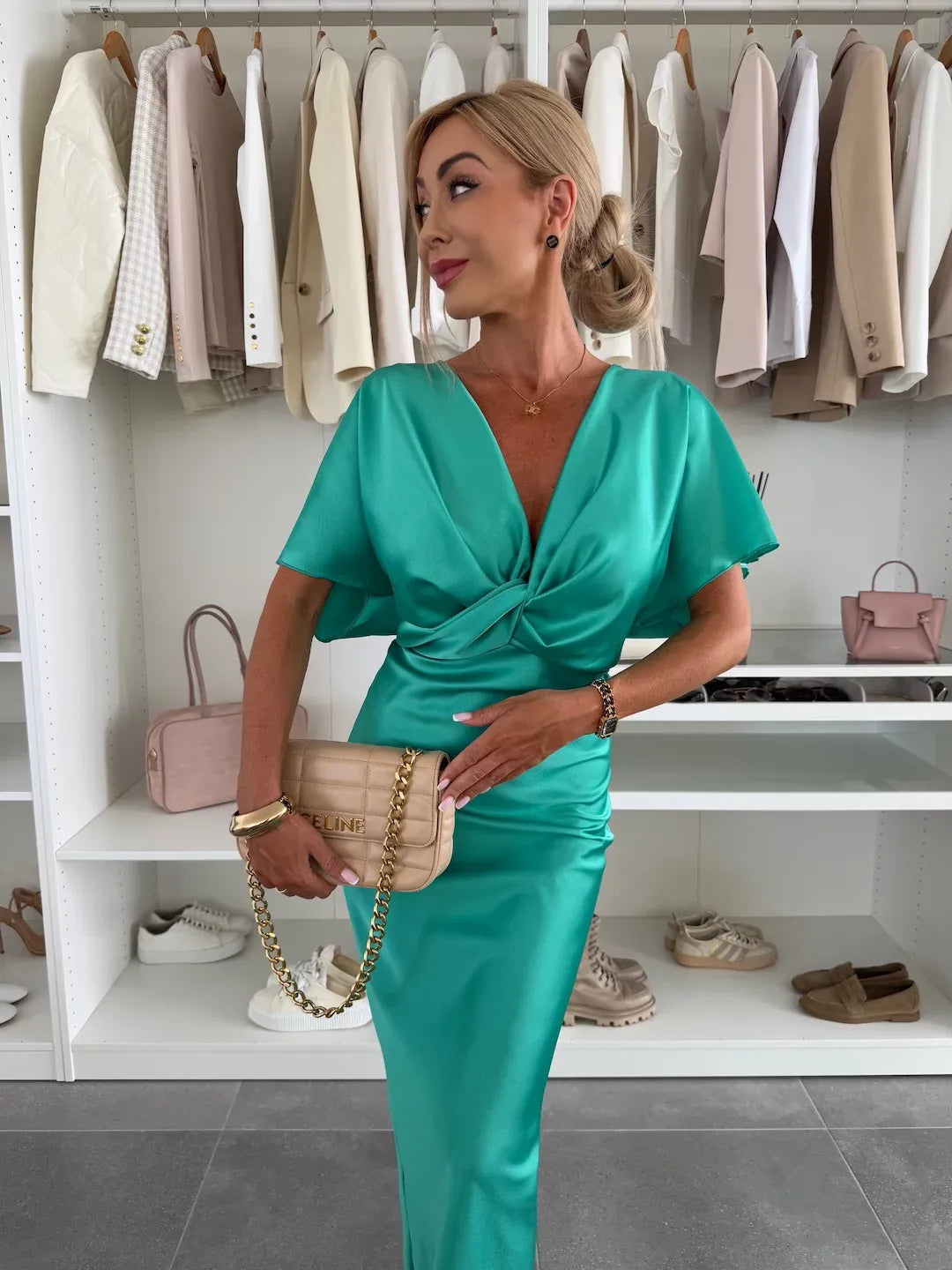 Alba · Vestido con nudo cruzado