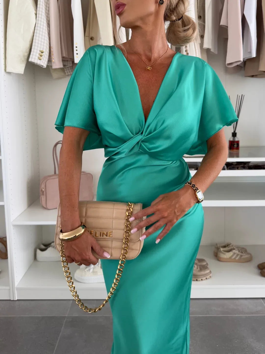 Alba · Vestido con nudo cruzado